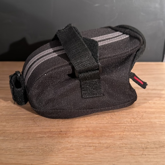 New On gaurd bike/scooterter lock and new w/o tags Bell bicycle bag - Picture 6 of 8